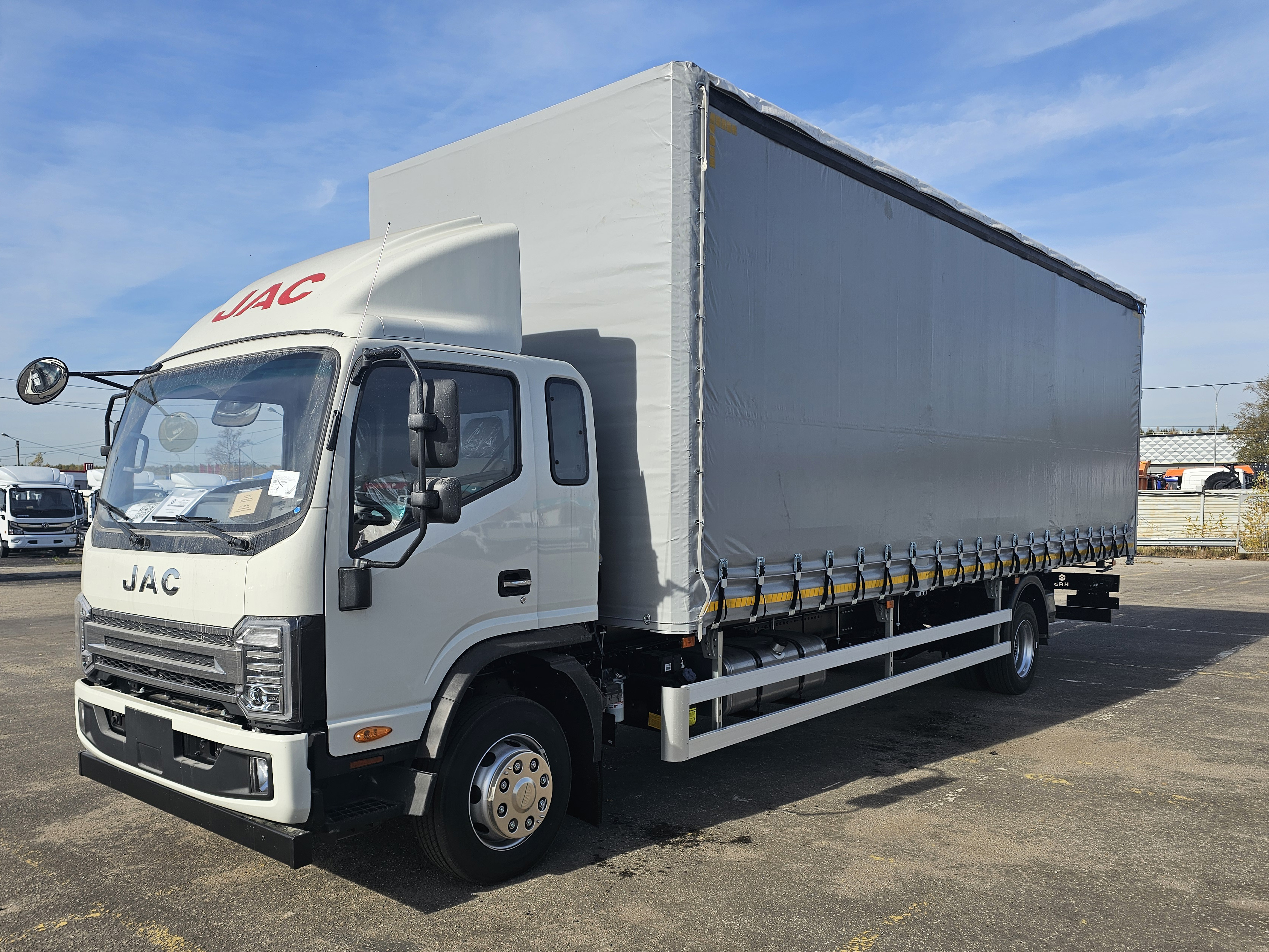 Шторный фургон JAC N120N 8,5х2,55х2,8 м
